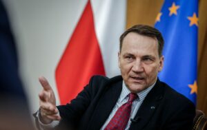 "Даже в Москве дефицит": МИД Польши потролил Россию из-за дизельного соглашения с США