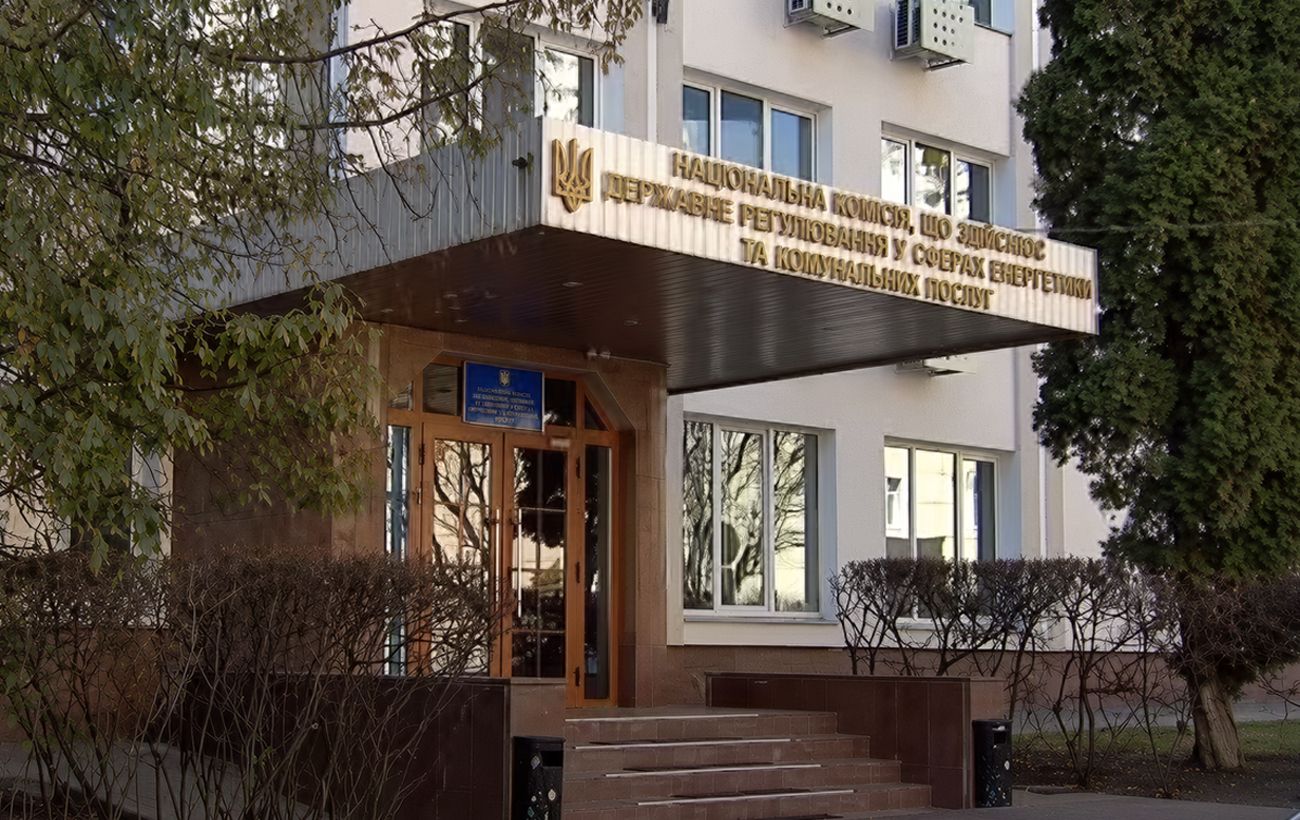 Атака РФ повредила здание НКРЭКУ в Киеве: что известно о последствиях (фото)
