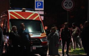 РФ ударила по многоэтажке в Киеве: часть дома разрушена, среди пострадавших дети