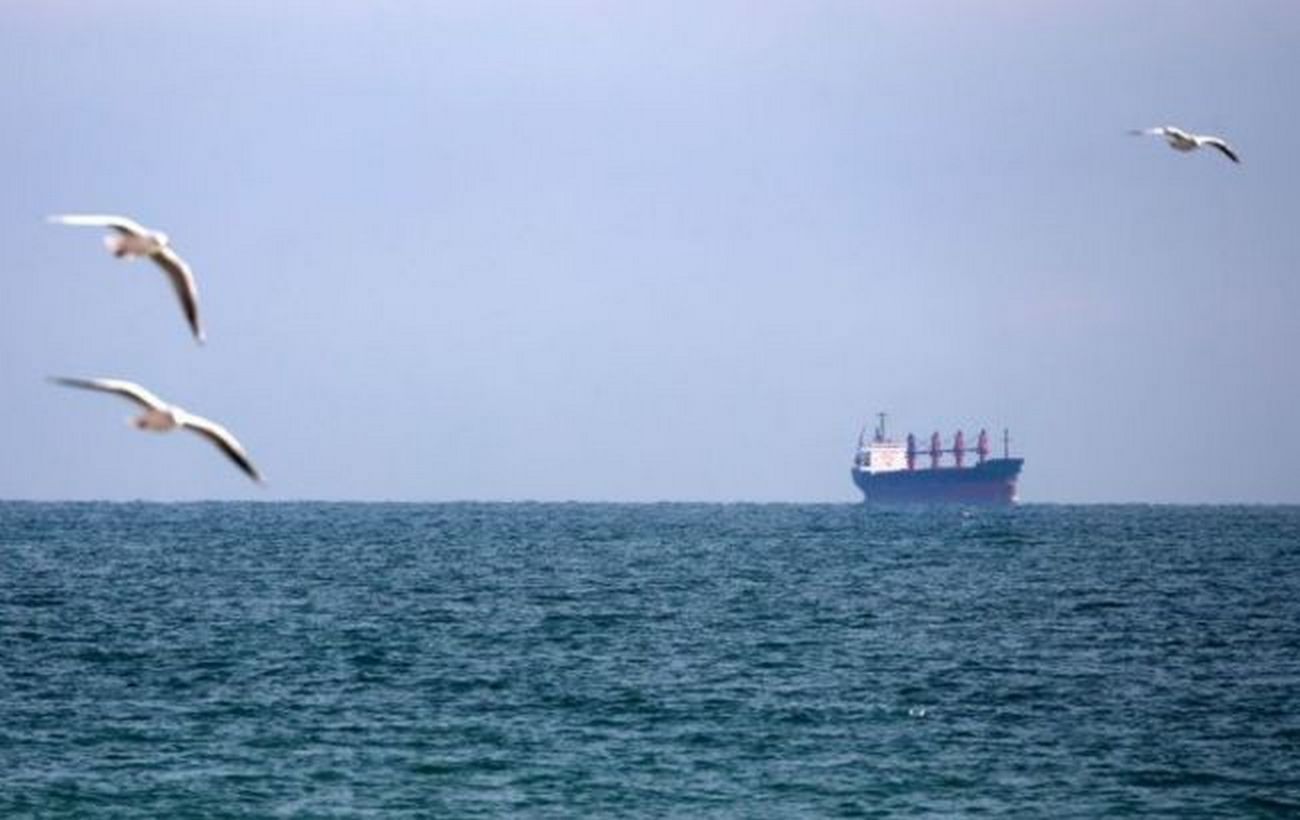 Россияне бьют по гражданским судам в Черном море: мир призывают к жестким санкциям